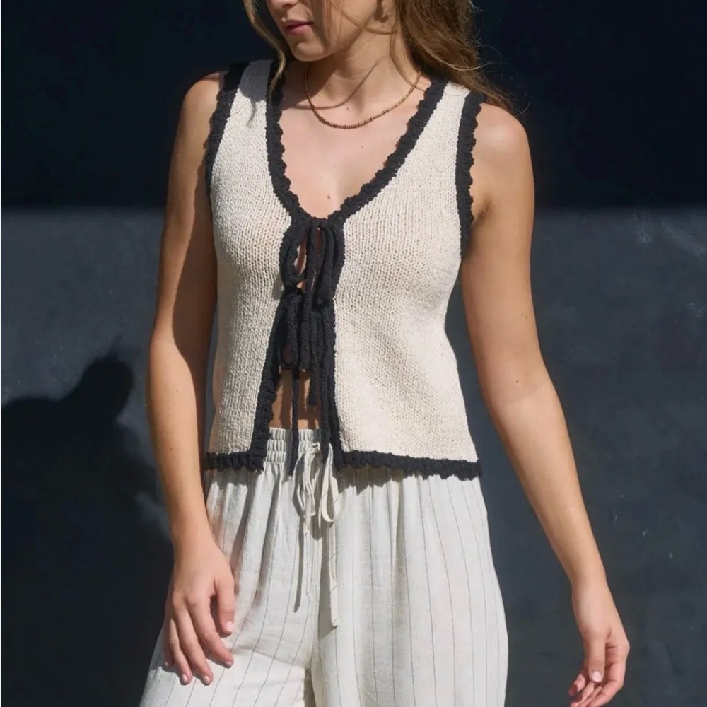 NWT*** Blu Pepper Cream and Black Knit Vest